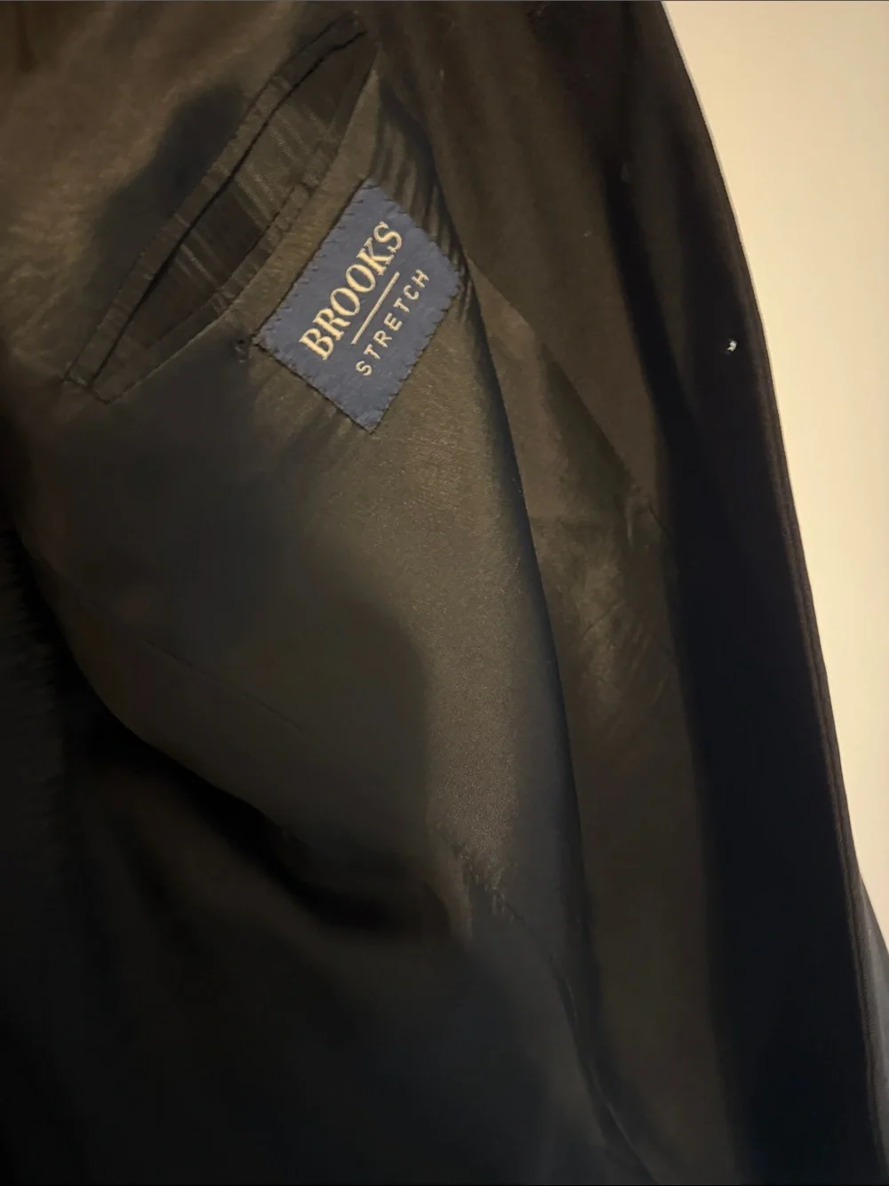 Brooks Black Men's Three-Button Suit Jacket